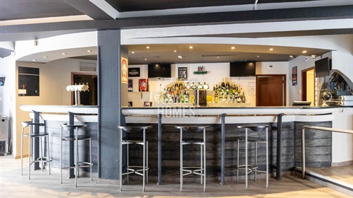 Business Acquisition - Succesvolle bar in het centrum van Vilamoura, op loopafstand van de jachthav