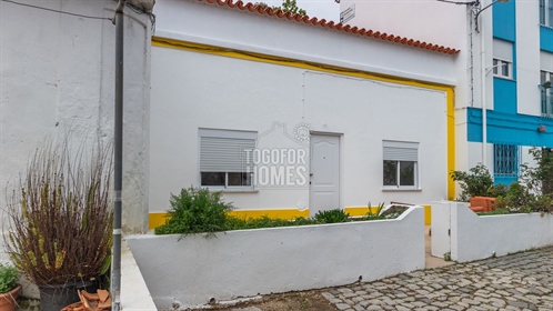 Renovation project - 2 bedroom terraced house near the centre of Monchique