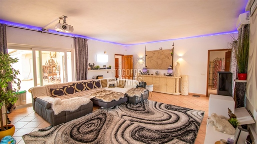 Unique and elegant 4-5 bedroom villa in a prestigious location of Carvoeiro, Lagoa