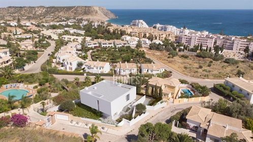 Villa contemporaine de 3 chambres orientée au sud avec de superbes vues panoramiques, Praia da Luz