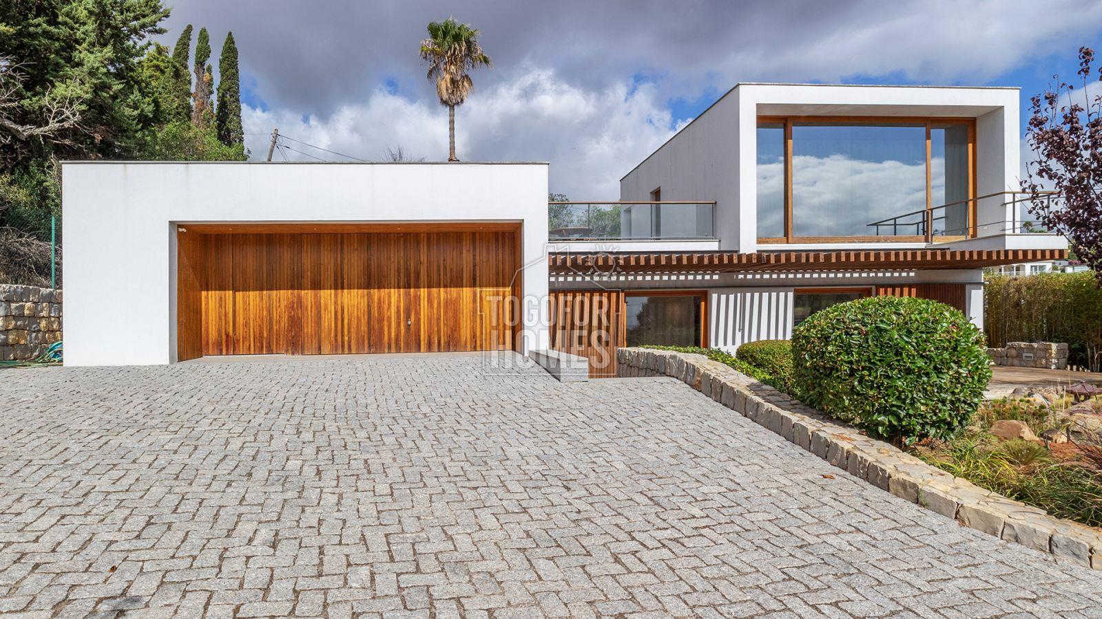 Traditional Villa with Pool & Stunning Contemporary Annex, with spectacular sea views, Praia da Luz