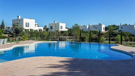 Luxury 2 Bedroom House 400m from the beach with 5 star facilities in tourist resort, West Algarve