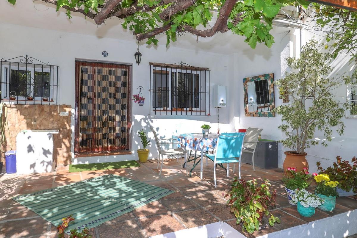 Townhouse, Tolox