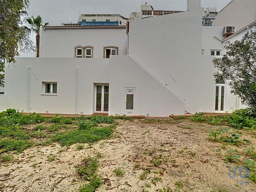 Town House with 4 Rooms in Faro with 560,00 m²