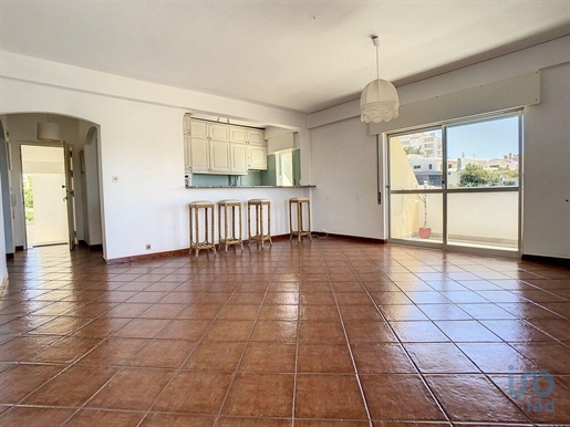 Apartment with 2 Rooms in Faro with 107,00 m²