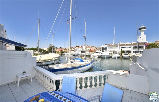 Vissershuis in de Salins-sector te koop met een ligplaats van 12,5 x 4 m voor een zeilboot, Empuriab