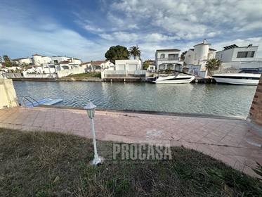 Plot the wide channel - south in Empuriabrava