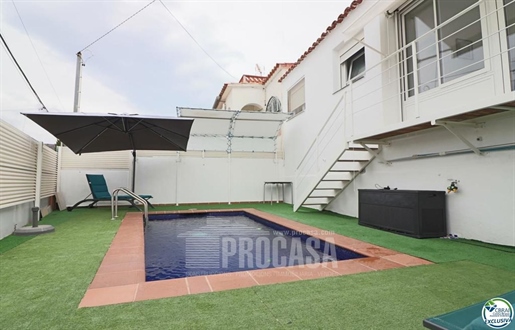 Maison confortable dans les Grecs de Roses avec piscine privée