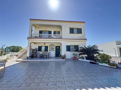 Housing with 10 Rooms in Faro with 351,00 m²