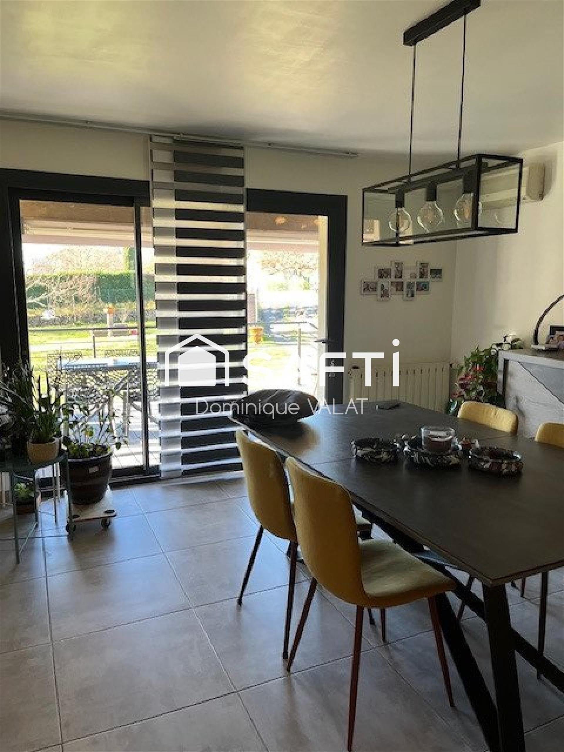 Purchase: Luxury property (30140)