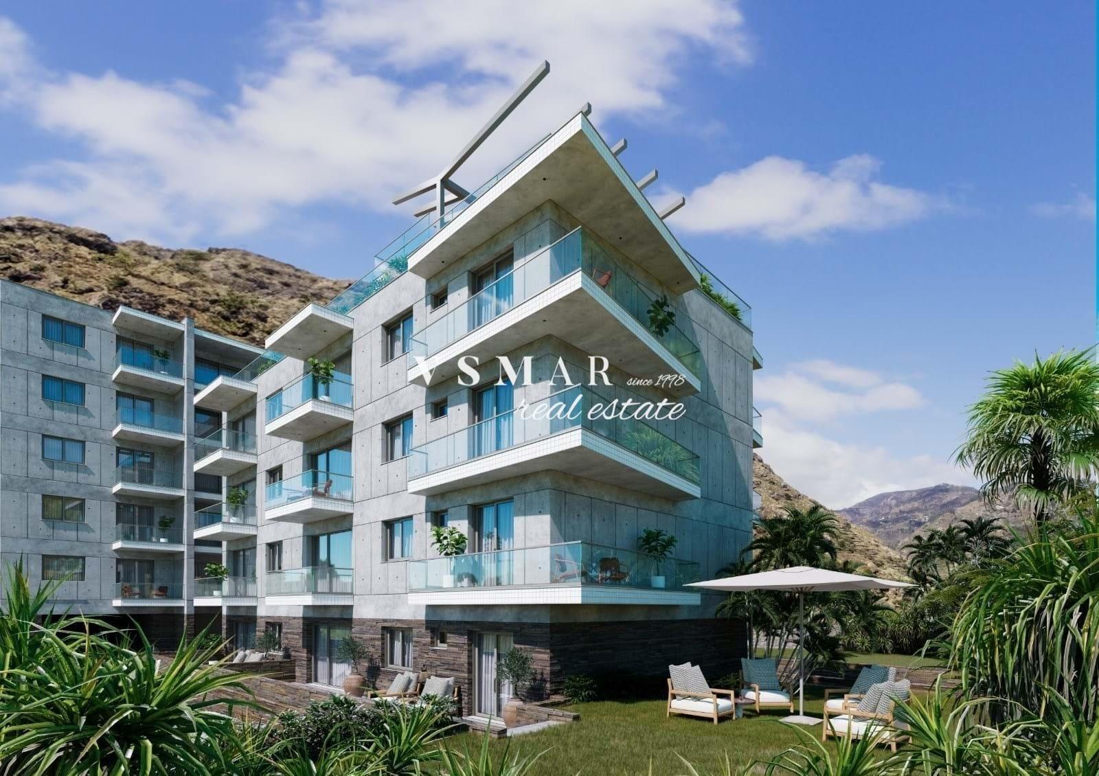 Modern Central Apartment with Pool in Ribeira Brava