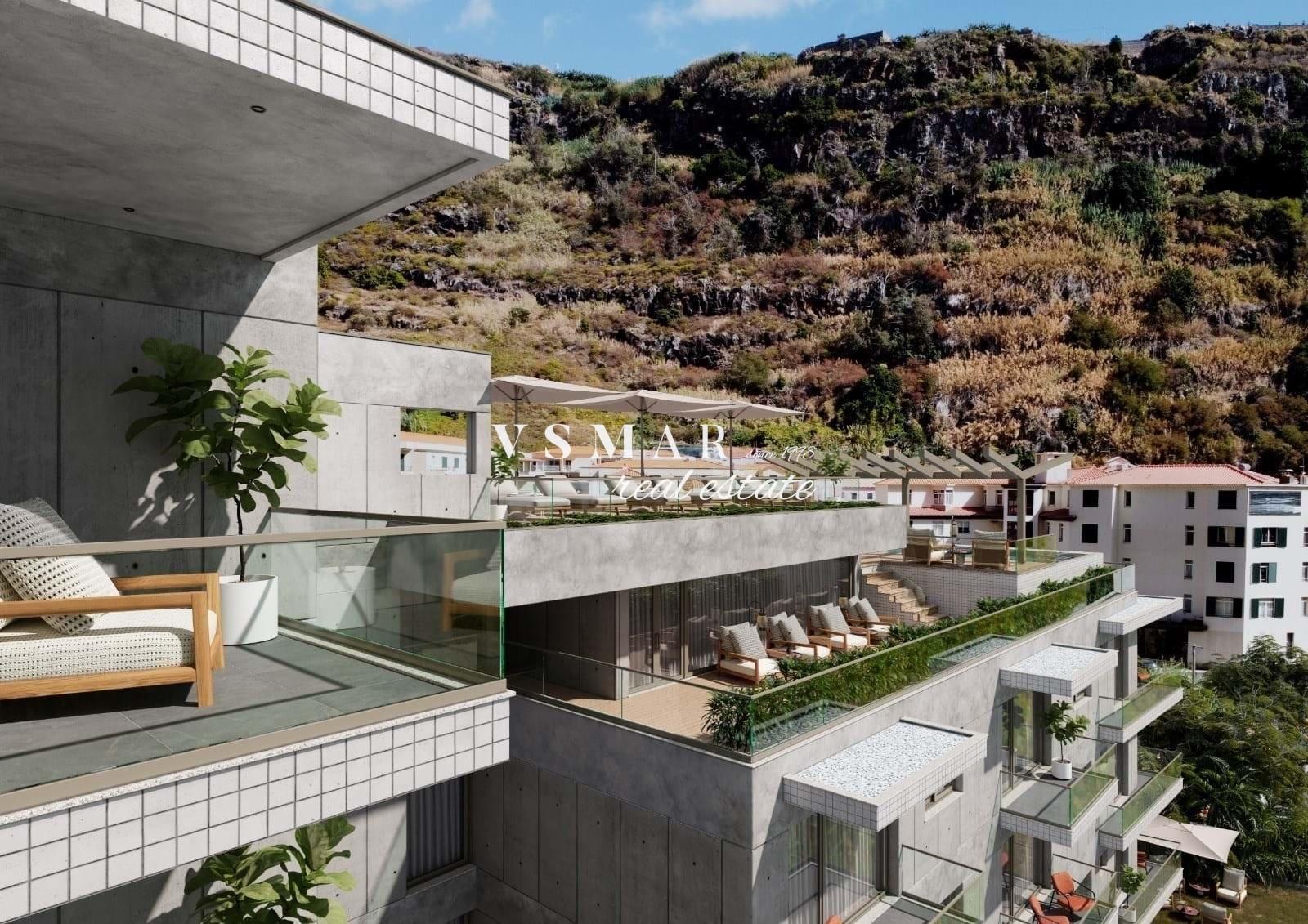 Modern Central Apartment with Pool in Ribeira Brava