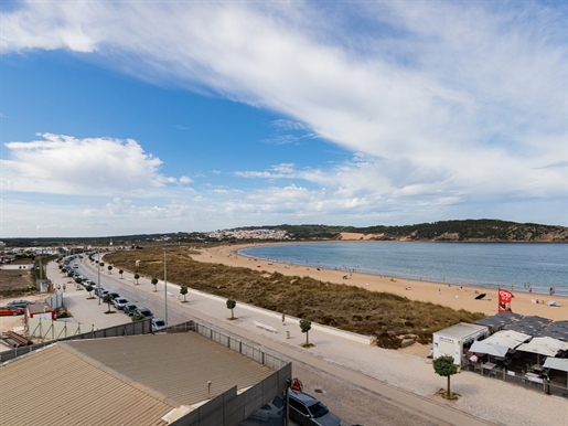 Terreno na primeira linha da praia em São Martinho do Porto