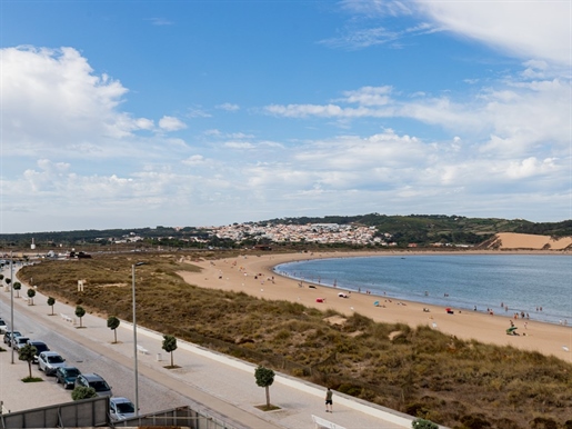 Terreno na primeira linha da praia em São Martinho do Porto
