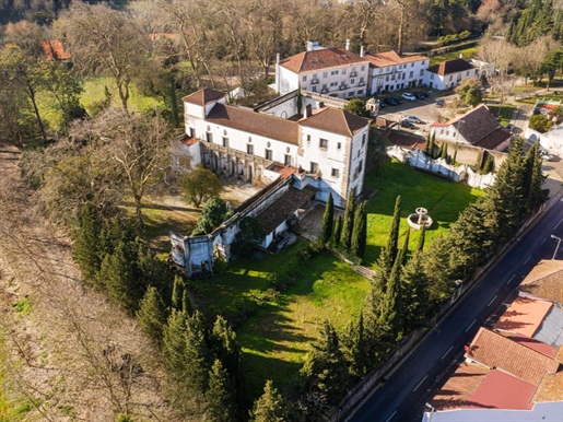 The Senhor da Serra manor house, in Belas, Sintra ´s municipality, is a property with 194.800 sqm