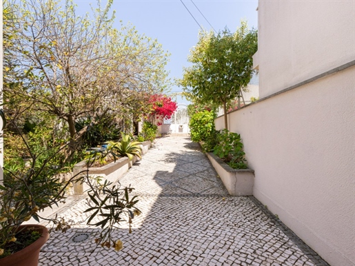 Semi-Detached 5 bedroom villa, with garage and large dimensioned garden areas.