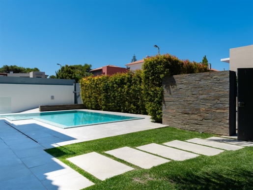 5 bedroom villa with private pool in Birre