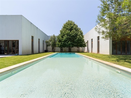 Contemporary 5 bedroom villa, in Sintra