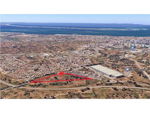 Versatile Land in Setúbal: Unmissable Development Opportunity!