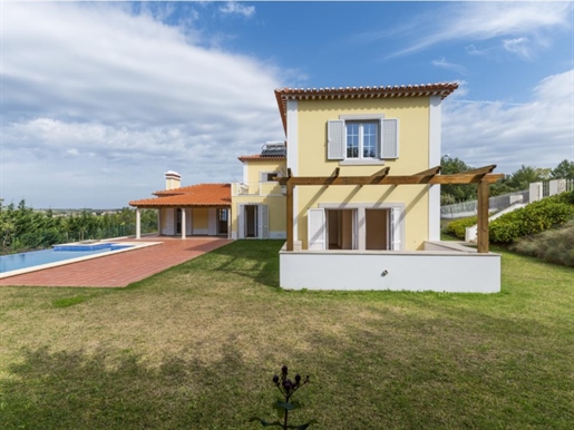 New 4 bedroom villa, in Sintra, with swimming pool