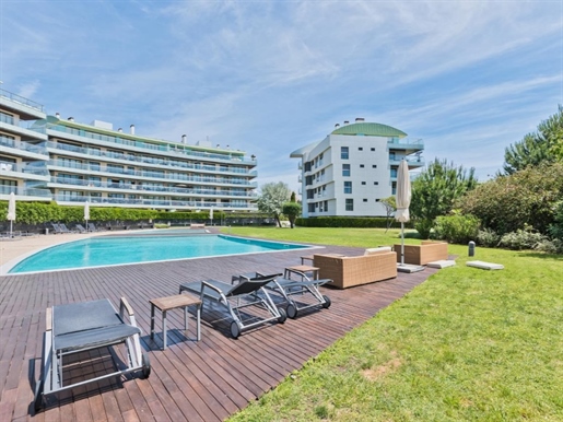 Fantastic 2 bedroom apartment, with a 155 sqm private gross area, (122 sqm useful floor area + 33 sq