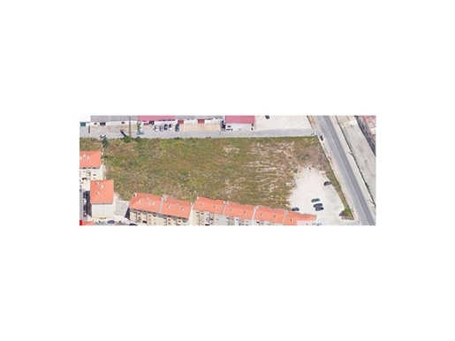2 plots of land, in the parish of Alcabideche, located in the business area of Alcoitão, making up b