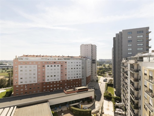 Penthouse 4 bedroom duplex apartment, close to Quinta dos Barros and the University Stadium