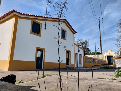 Propriedade Exclusiva em Portalegre: Herdade com 10.1 Hectares e 3 Casas.