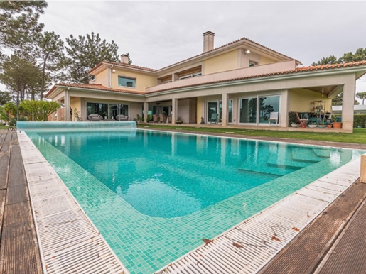 4 bedroom villa, with a clear view to the Golf of Herdade da Aroeira.