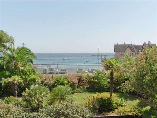3 bedroom apartment, in a unique location, in the centre of Cascais, with sea view.
