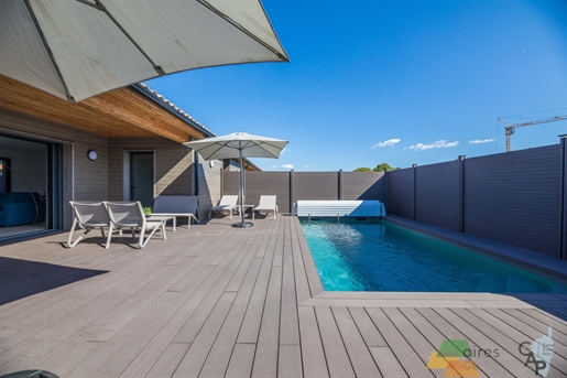 Moderne freistehende T4-Villa von 104 m2 mit privatem Pool, nur 300 m vom herrlichen