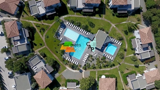 Mehrfamilienvilla mit 3 Wohnungen mit Sonnenkollektoren, Swimmingpool und Premium-Dienstleistungen 
