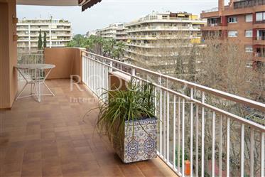 Large apartment of 123m2 in the center of Salou