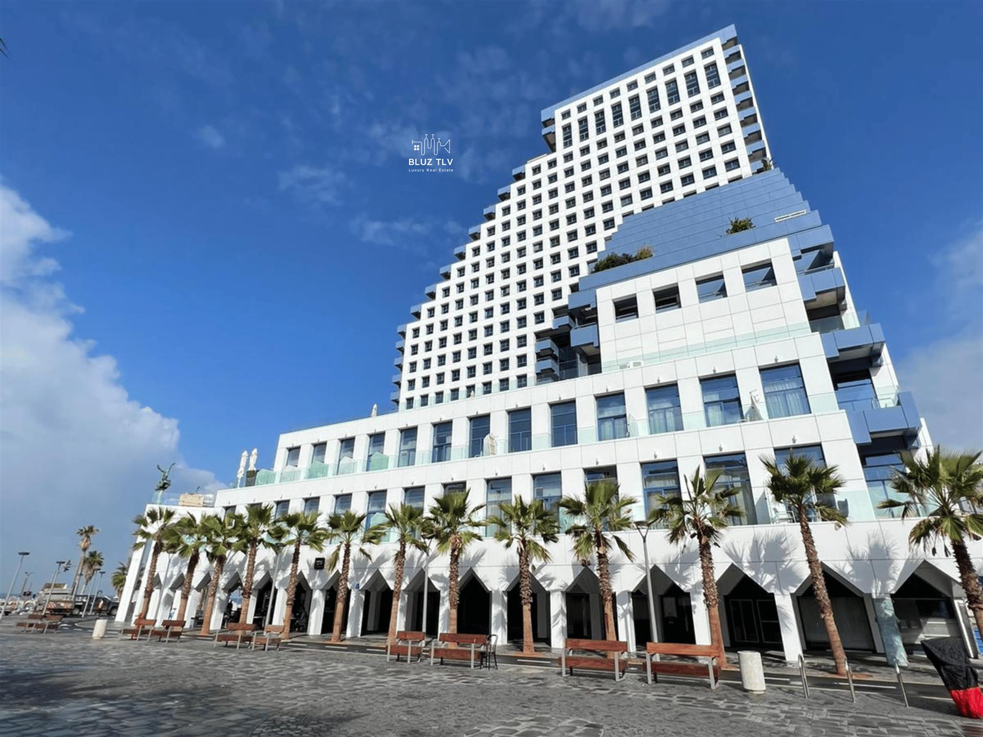 Appartement de luxe de 4 pièces sur la plage dans l'emblématique tour de l'opéra de Tel Aviv