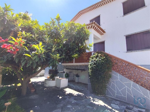 Home / Villa with 4 Rooms in Bombarral e Vale Covo with 340,00 m²