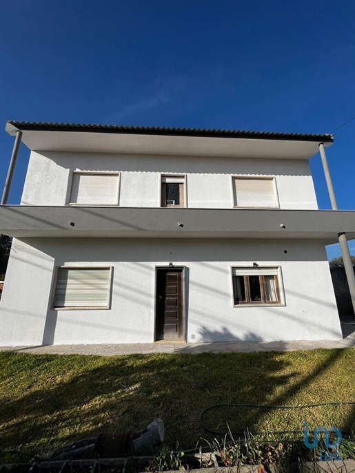 Casa / Villa T6 em Leiria de 196,00 m²