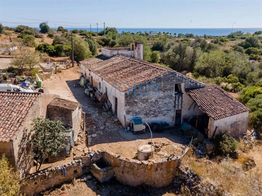 Земельный участок с руинами и видом на море в Феррагудо