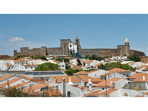 Gemeubileerd appartement met 4 slaapkamers, zwembad en uitzicht op het kasteel van Mourão. Slechts 2