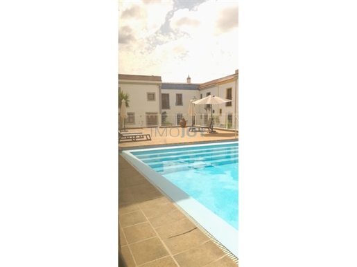 Apartamento amueblado de 4 dormitorios con piscina y vistas al Castillo de Mourão. A solo 2 minutos