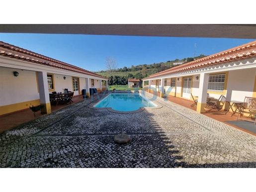 Twee unieke villa's met 4 slaapkamers in Alenquer