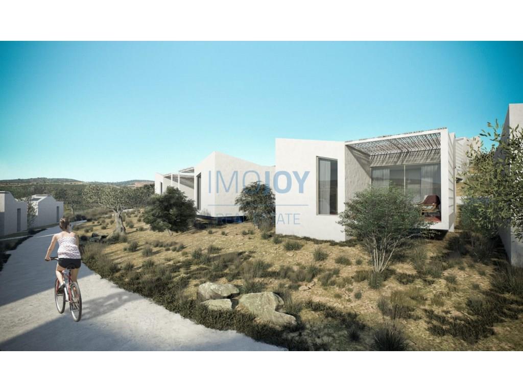 Grond in Corval met goedgekeurd project voor EcoResort
