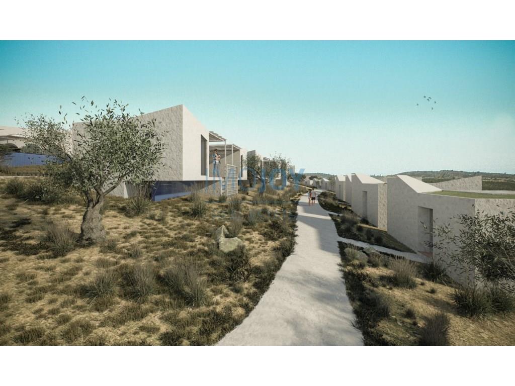 Grond in Corval met goedgekeurd project voor EcoResort