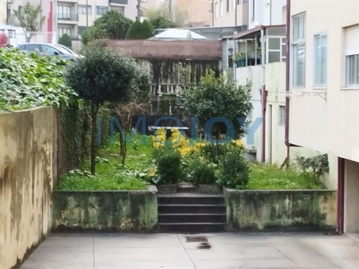 Renoviertes Apartment mit 2 Schlafzimmern in Rio Tinto