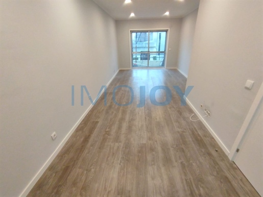 Renovated 2 Bedroom Apartment Located in Rio Tinto