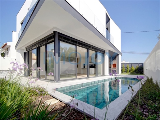 House T3 to Debut with Swimming Pool in São Domingos de Rana