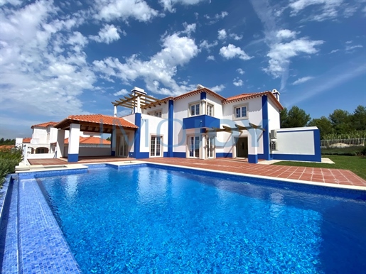 Villa de lujo de 4 dormitorios con piscina, garaje y jardín, Sintra