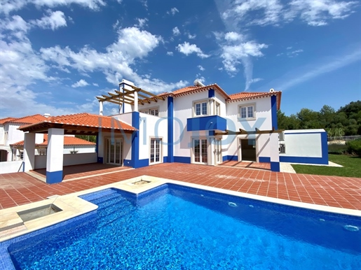 Luxury 4 bedroom villa with pool, garage and garden, Sintra