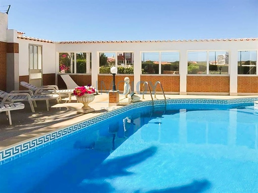Villa con 5 casas independientes con piscina en Sagres