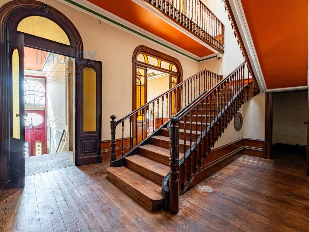 Villa met 20 slaapkamers te koop in het centrum van Porto