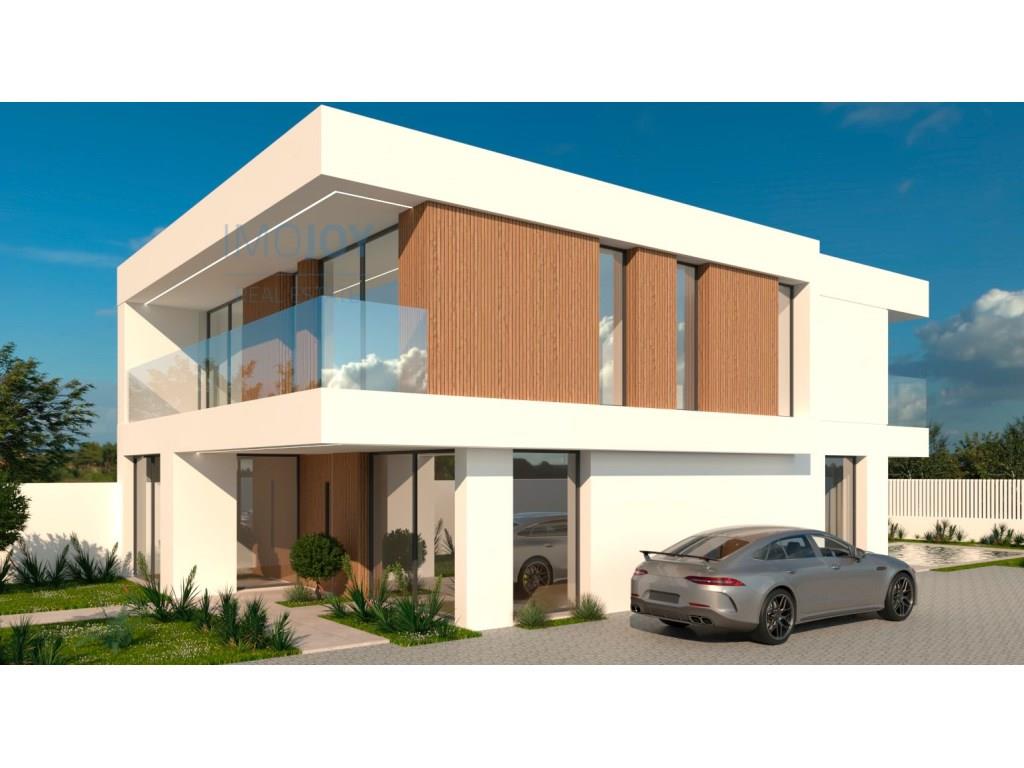 Fantastic 5 Bedroom Villa with Pool and Garden in Abóboda